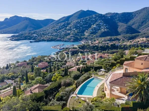 Villa avec piscine et vue mer panoramique - 8 personnes