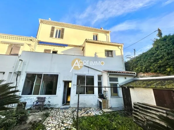 Immeuble 180 m²