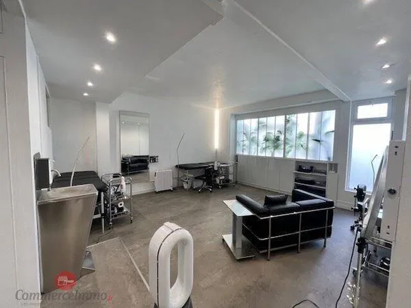 Boutique 2 pièces 53 m²