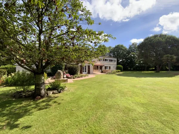 Maison 7 pièces 262 m²