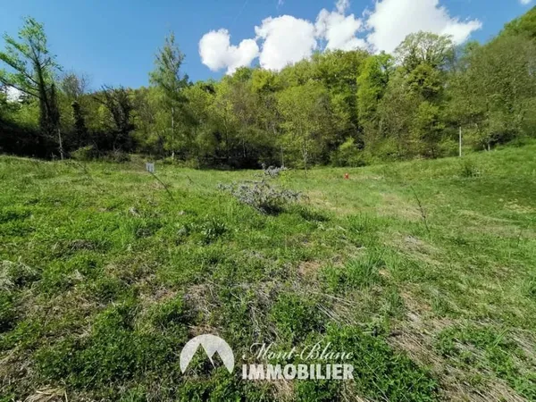 Terrain constructible 1052 m²