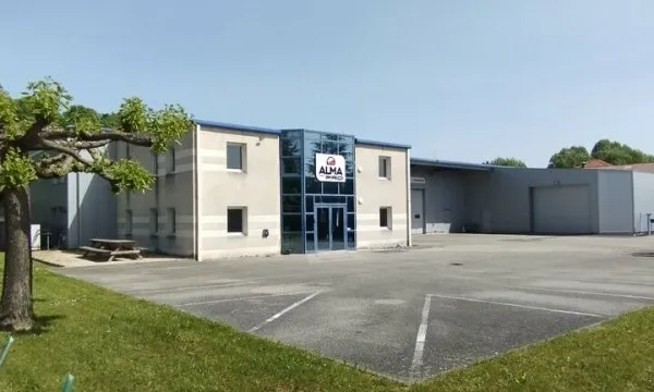 Local industriel 1950 m²