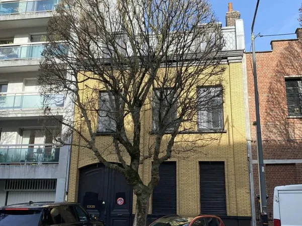 Local professionnel 580 m²