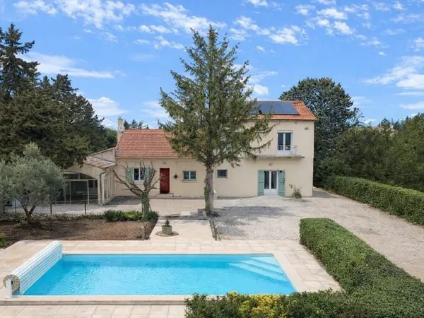 Maison 7 pièces 180 m²