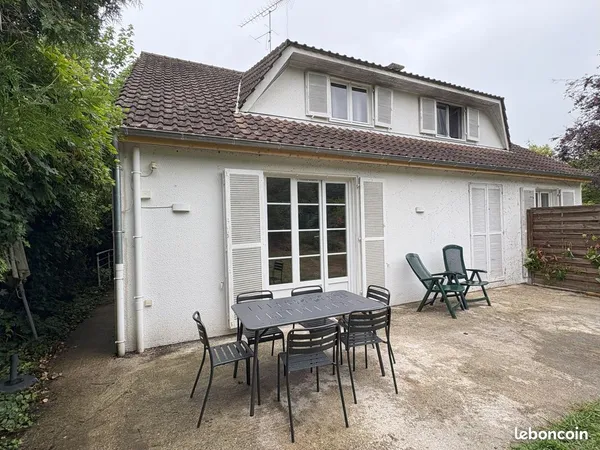 Colocation dans une maison avec jardin à EVRY village