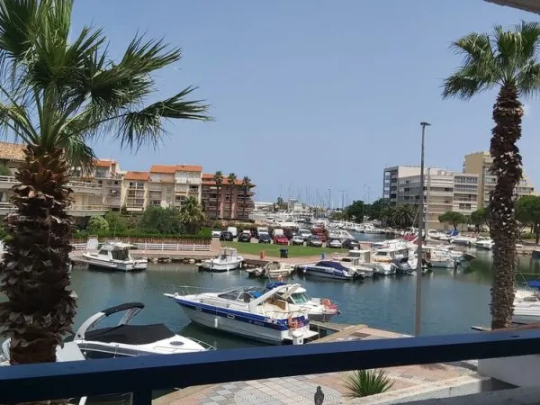Beau T2 meublé calme 1ère ligne Marina à Canet en Roussillon