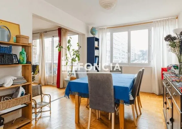 RENNES BREQUIGNY : Coté rue de Nantes, grand Type 6 de 104 m2 avec grande cave et parking privé