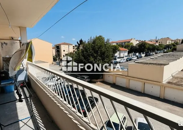 Toulon Aguillon T3 Traversant avec Terrasse et balcon