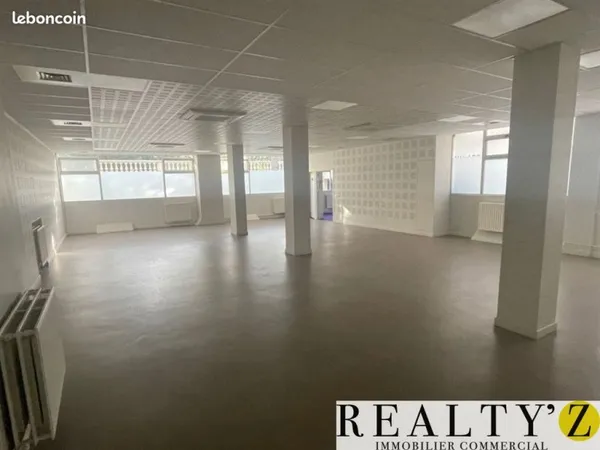 Local commercial 356 m²