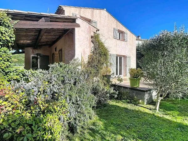 Maison 5 pièces 180 m²