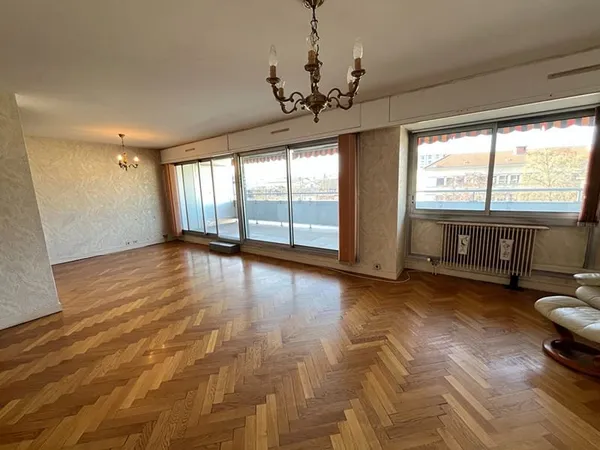A vendre Bourg en Bresse, Appartement 4 pièce(s) 111 m2, cave et garage