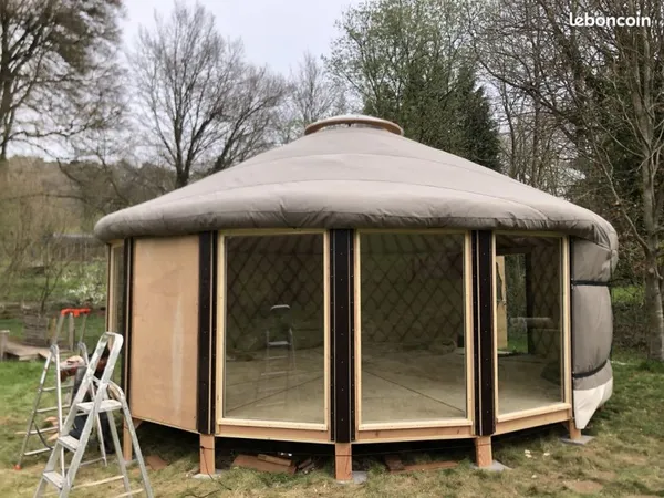 Yourte 7m de diamètre - 38m2