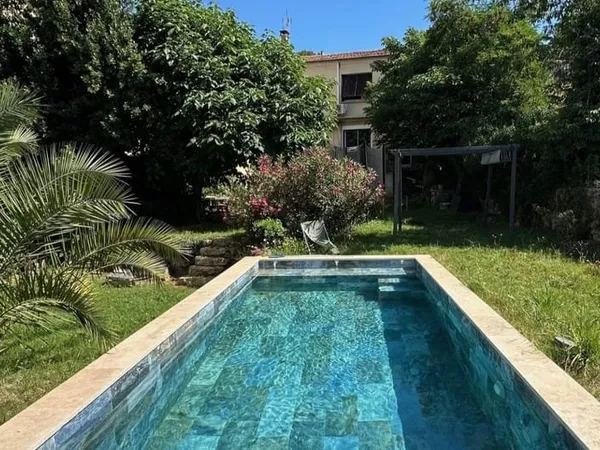 A VENDRE MAISON DE VILLAGE146M2 HABITABLE 5 CHAMBRES TERRAIN