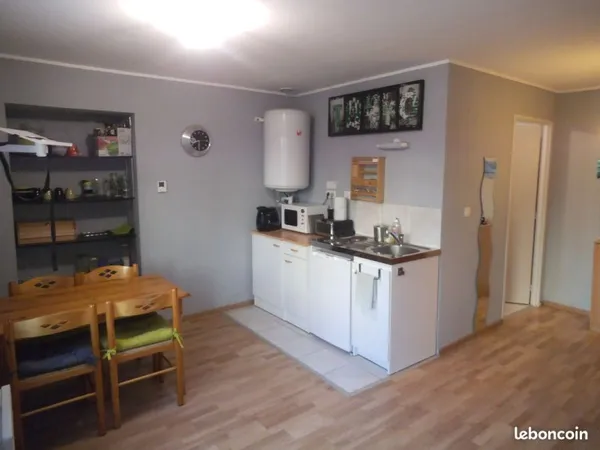 Studio meublé avec parking privatif - investissement locatif immédiat - petite copropriété calme