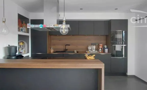 Bel appartement lumineux de 97 m2 entièrement rénové