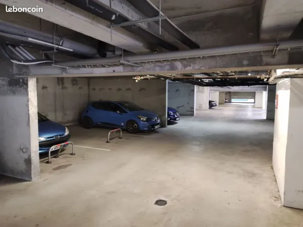 Place de Parking dans garage Résidence Stiletto sécurisée