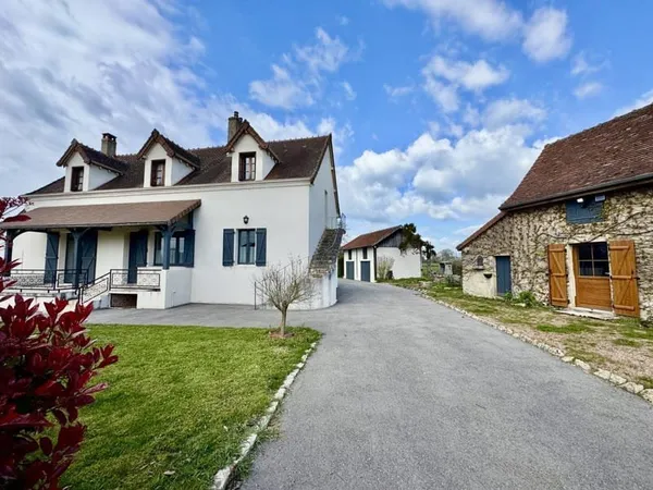 Villa 9 pièces 218 m²