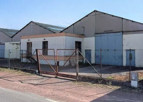 Local d'activité 1900 m²
