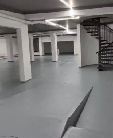 Boutique 2 pièces 700 m²