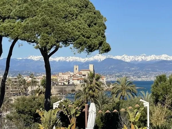 Antibes secteur Ilette vue mer