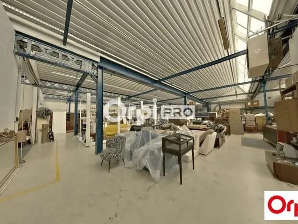 Local d'activité 1600 m²