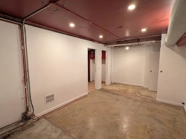 Ocal 25 m² - Paris 15e (Dupleix) - Hauteur 2,40 m - Idéal Stockage ou Activité
