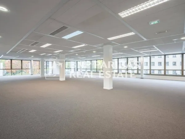 Bureaux 550 m²