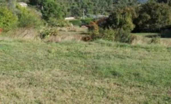 Terrain 700 m²