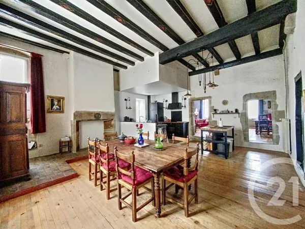 Maison 10 pièces 321 m²