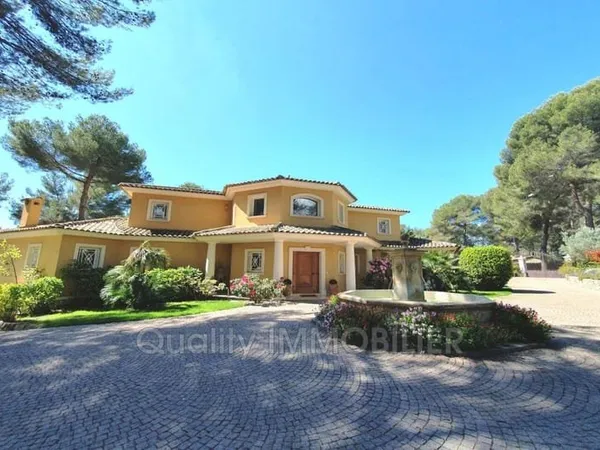 Villa 8 pièces 430 m²