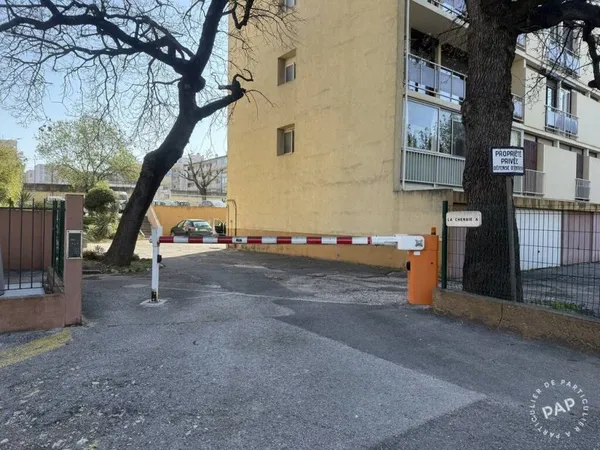 Garage/Parking