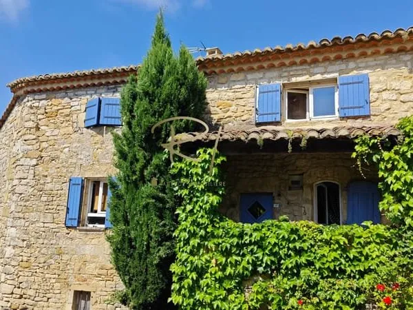 Authentique mas de village Sud Ardèche