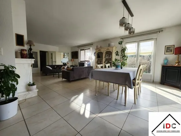 Maison de luxe 6 pièces 240 m²
