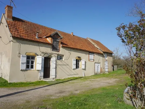 Petite fermette à rénover à 12 minutes de Paray