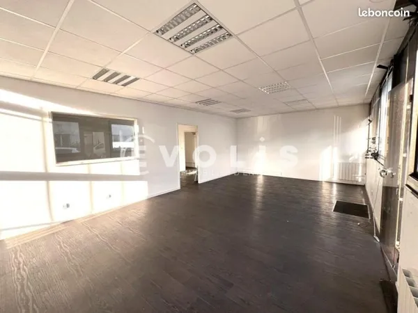 Bureaux 144 m²