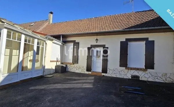 Maison lumineuse avec garage et dépendances