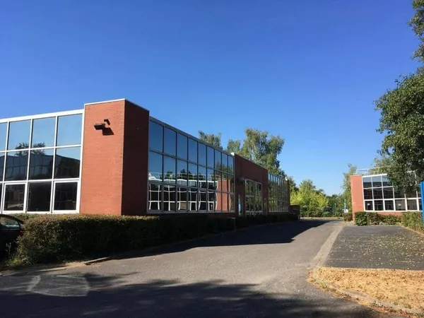 Local d'activité 3070 m²