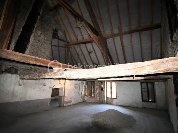 Maison de village à rénover intégralement - Projet réservé aux connaisseurs