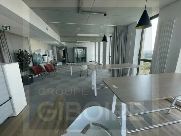 Bureaux 399 m²