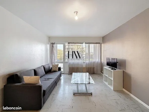 T2 Standing 51m² + Balcon XXL (17m²) - Pied du Tram Genève