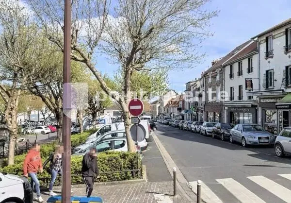 Fonds de commerce 181 m²