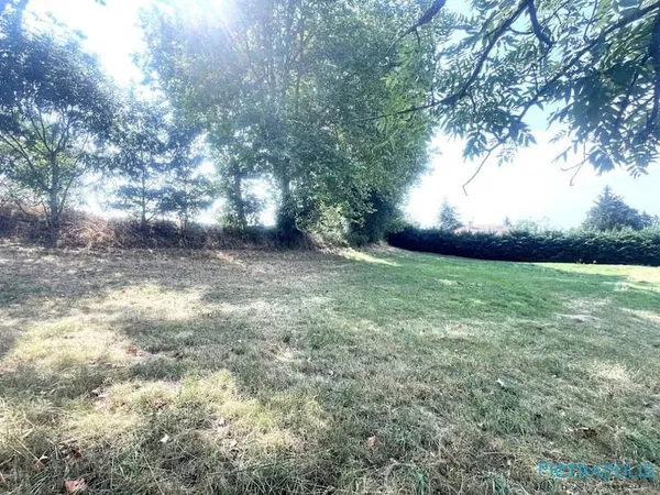Terrain 1285 m²