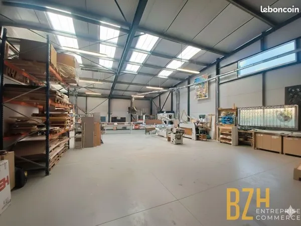 Local 310 m² LORIENT