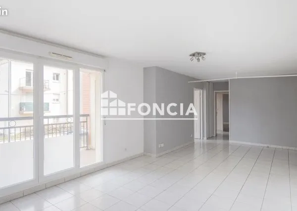 TYPE 3 avec balcon et ascenseur, à quelques pas du quartier Dauphine