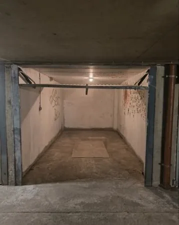 Garage super bien placé hyper centre , résidence sécurisé, rue lieutenant Morin proche place Antonin
