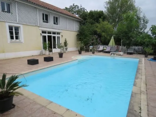 Maison de luxe 17 pièces 384 m²