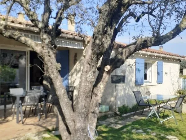 AV maison plein pied avec jardin 286 000