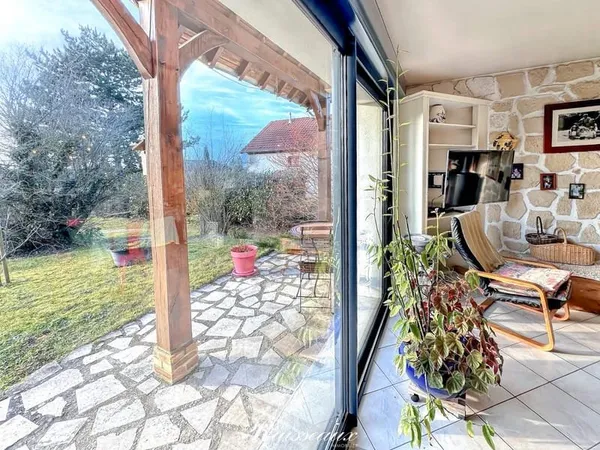 Maison T8 au calme à PRECY SOUS THIL