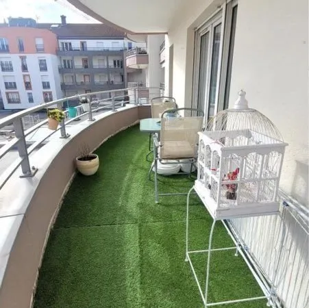 Grand T2, hypercentre, balcon + parking privé