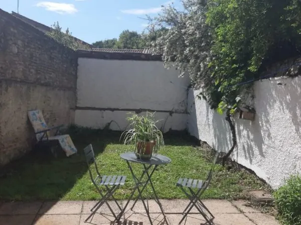 À Casseneuil, magnifique maison de caractère avec jardin